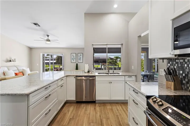2546 Sw 30th St, Cape Coral, Florida 33914