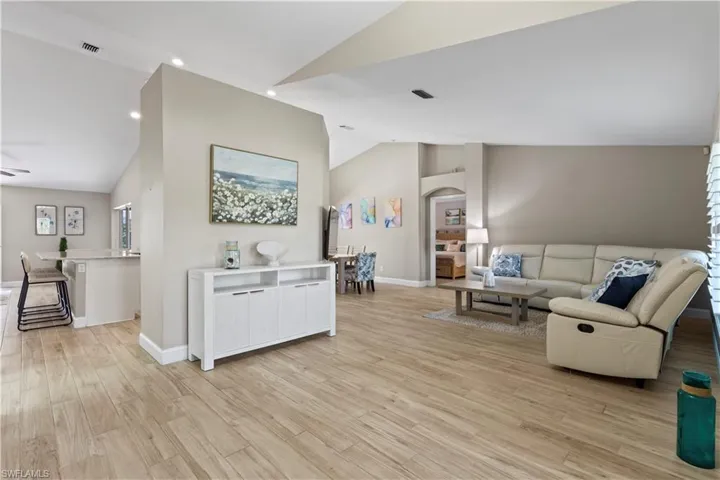 2546 Sw 30th St, Cape Coral, Florida 33914