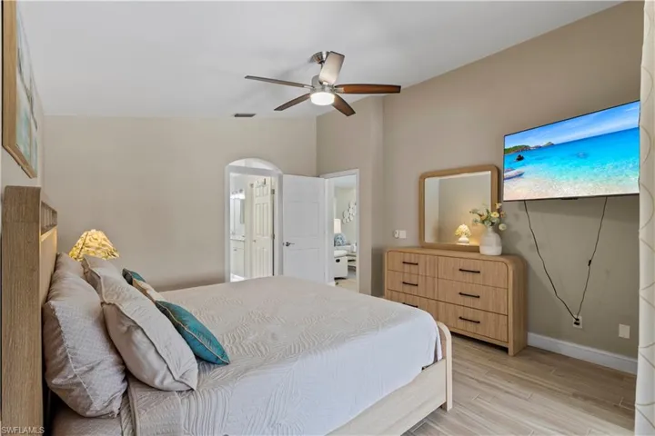 2546 Sw 30th St, Cape Coral, Florida 33914