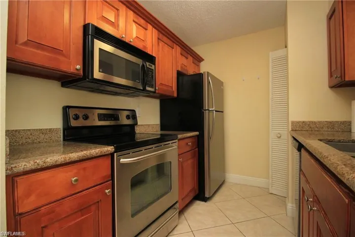 194  Santa Clara  DR, Naples, FL 34104