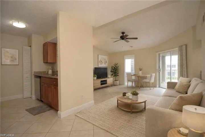 194  Santa Clara  DR, Naples, FL 34104