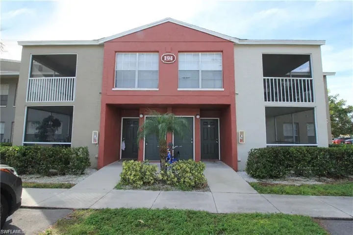194  Santa Clara  DR, Naples, FL 34104