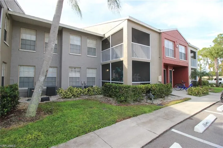 194  Santa Clara  DR, Naples, FL 34104