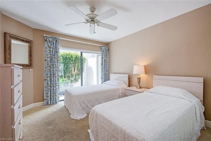 532  Bay Villas  LN, Naples, FL 34108