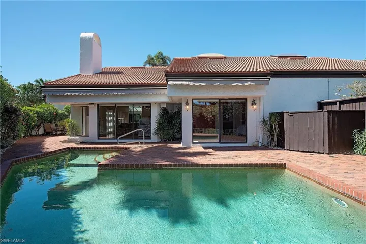 532  Bay Villas  LN, Naples, FL 34108
