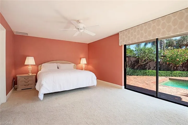 532  Bay Villas  LN, Naples, FL 34108