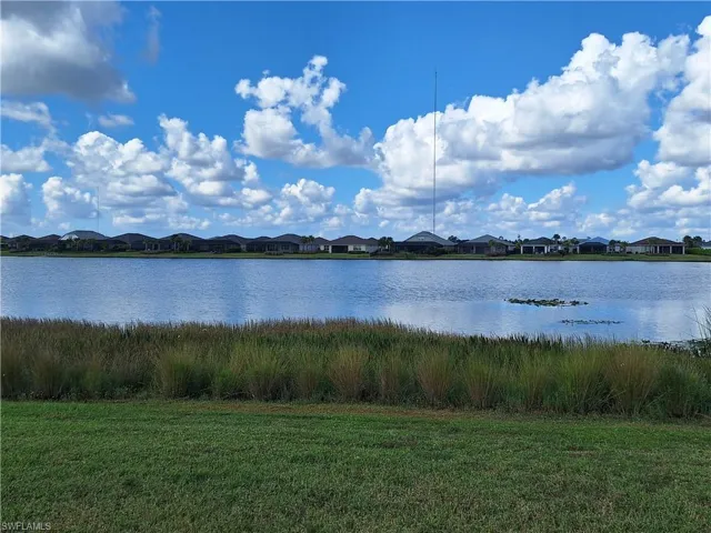 Gorgeous western exposed backyard view on Lake Babcock