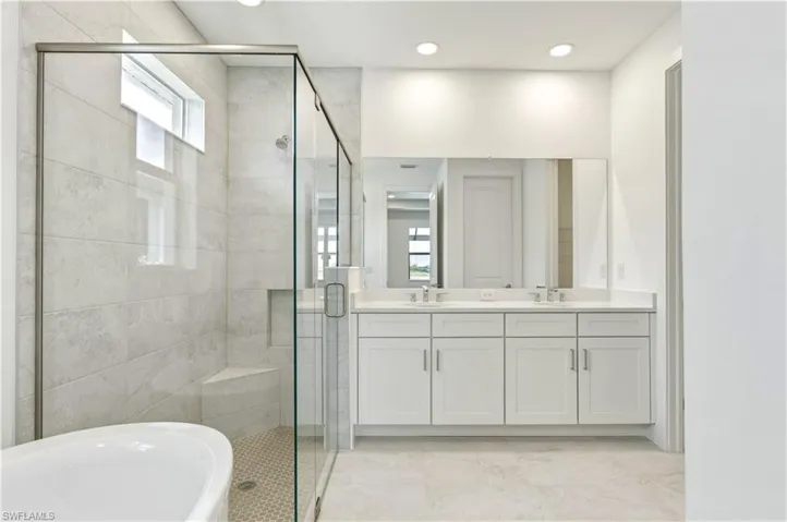Primary Bathroom | Montura Coastal