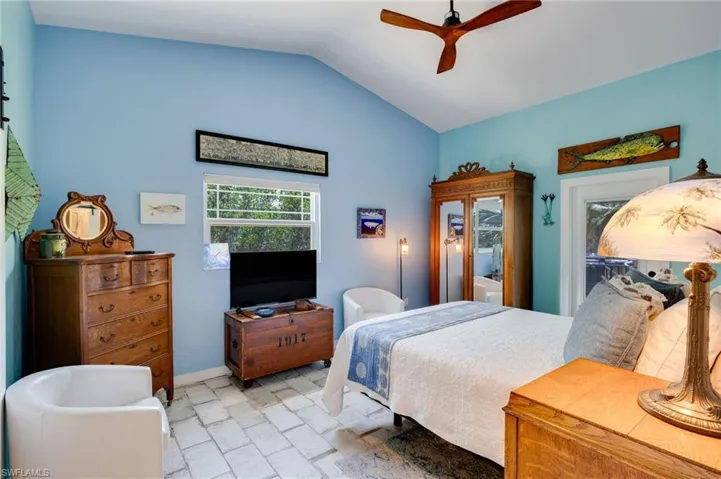 1318 Junonia St, Sanibel, Florida 33957
