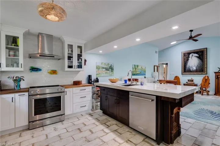 1318 Junonia St, Sanibel, Florida 33957