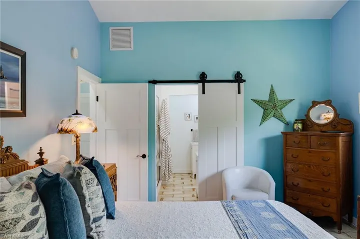 1318 Junonia St, Sanibel, Florida 33957