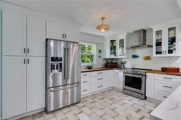 1318 Junonia St, Sanibel, Florida 33957