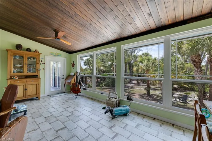 1318 Junonia St, Sanibel, Florida 33957