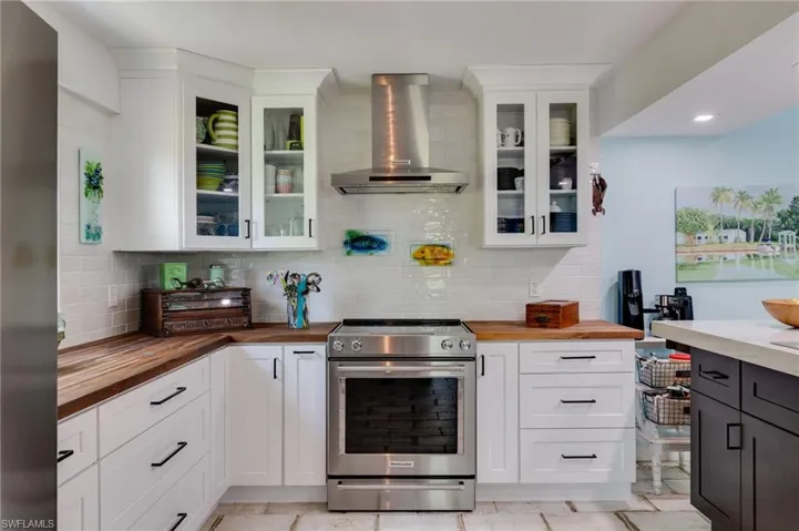 1318 Junonia St, Sanibel, Florida 33957