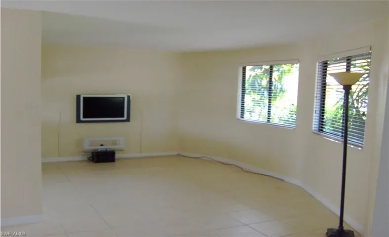 View of tiled Living room