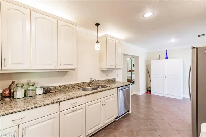 421  31st SW ST, Naples, FL 34117