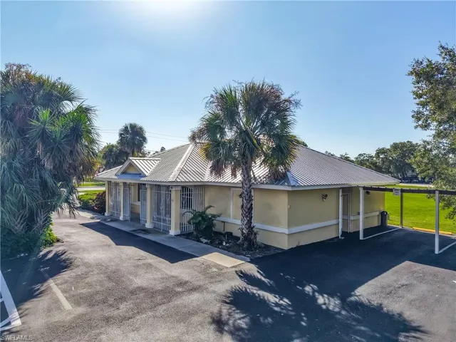 45 Bryan Ave, Labelle, Florida 33935