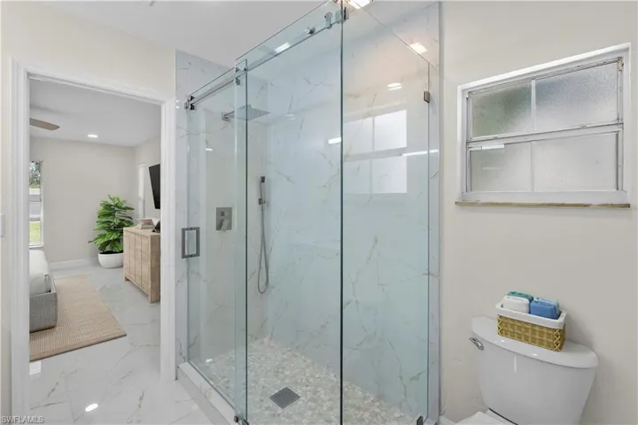 530 18th Ave Ne, Naples, Florida 34120