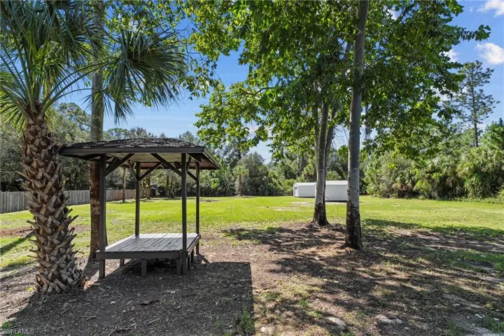 530 18th Ave Ne, Naples, Florida 34120
