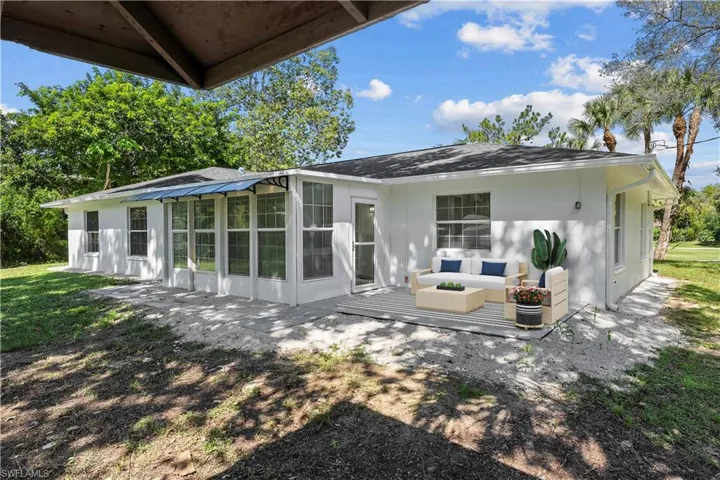 530 18th Ave Ne, Naples, Florida 34120