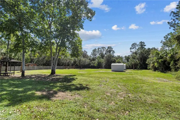 530 18th Ave Ne, Naples, Florida 34120