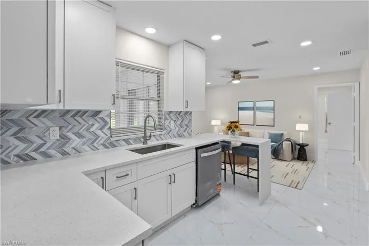 530 18th Ave Ne, Naples, Florida 34120