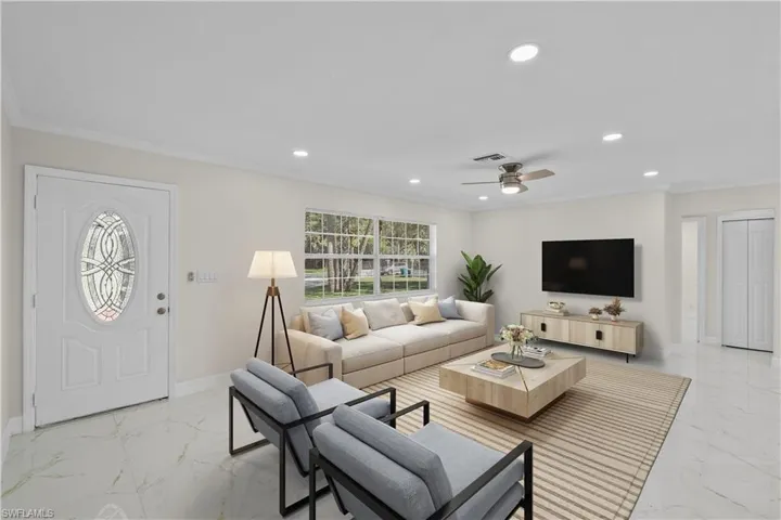 530 18th Ave Ne, Naples, Florida 34120