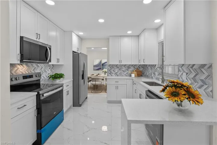 530 18th Ave Ne, Naples, Florida 34120