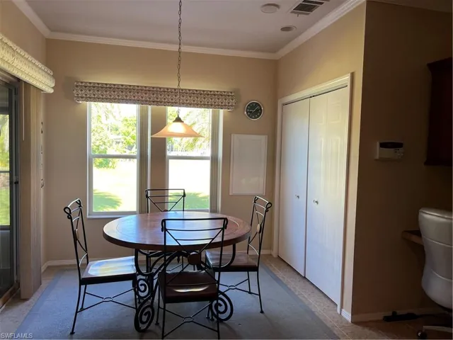 Breakfast nook
