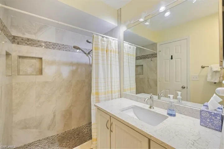11921 Seabreeze Cove Ln 202, Fort Myers, Florida 33908