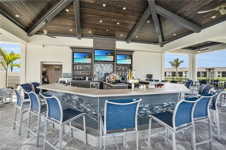 Poolside Tiki Bar and Grille