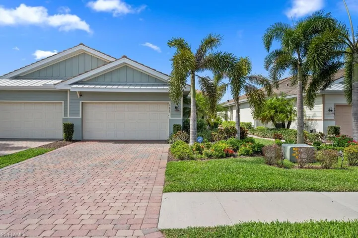 14815  Edgewater  CIR, Naples, FL 34114