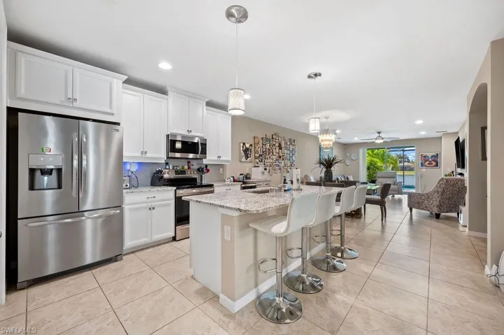 14815  Edgewater  CIR, Naples, FL 34114