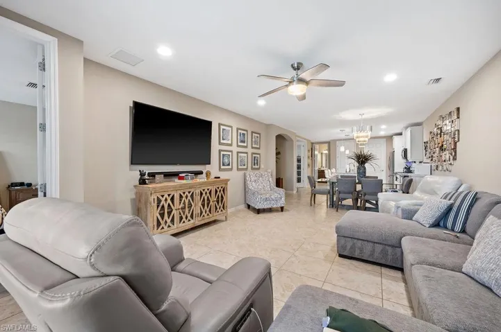 14815  Edgewater  CIR, Naples, FL 34114