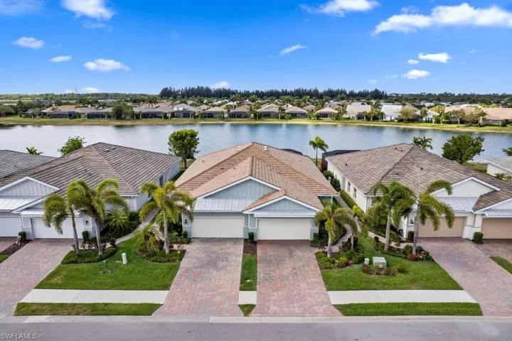 14815  Edgewater  CIR, Naples, FL 34114