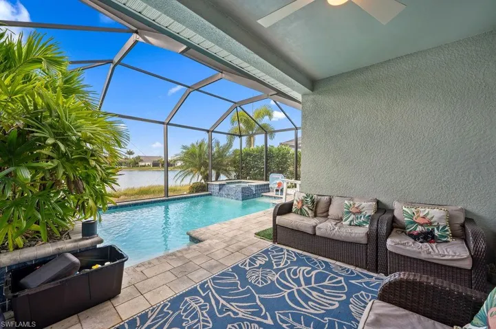 14815  Edgewater  CIR, Naples, FL 34114