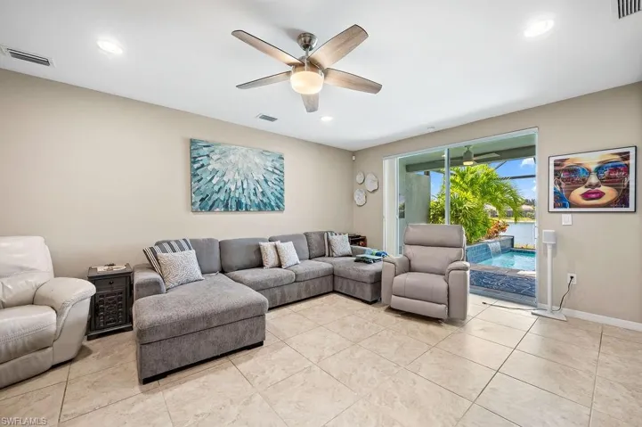 14815  Edgewater  CIR, Naples, FL 34114
