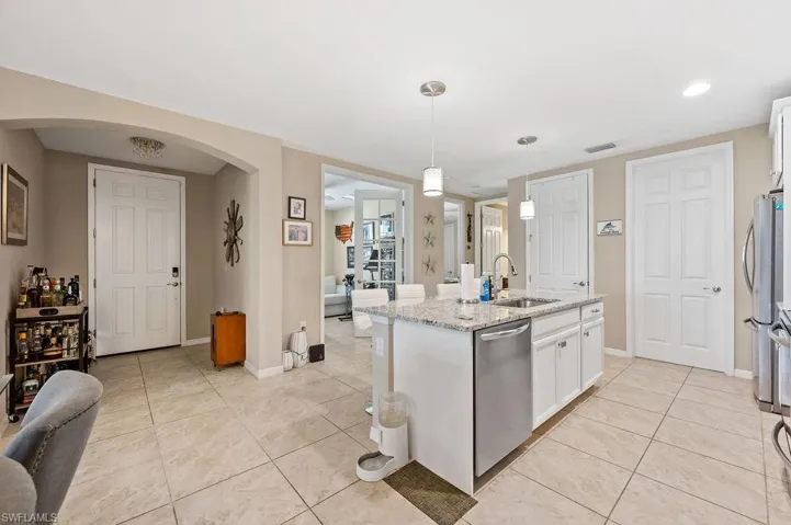 14815  Edgewater  CIR, Naples, FL 34114