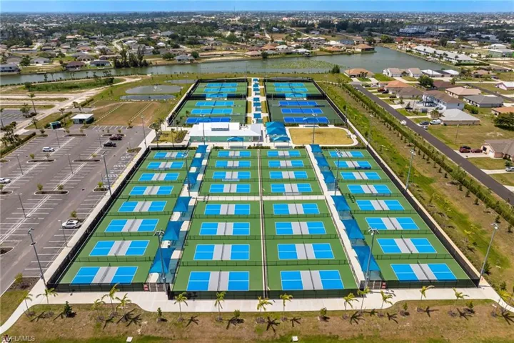 Bird's eye view of pickle ball courts