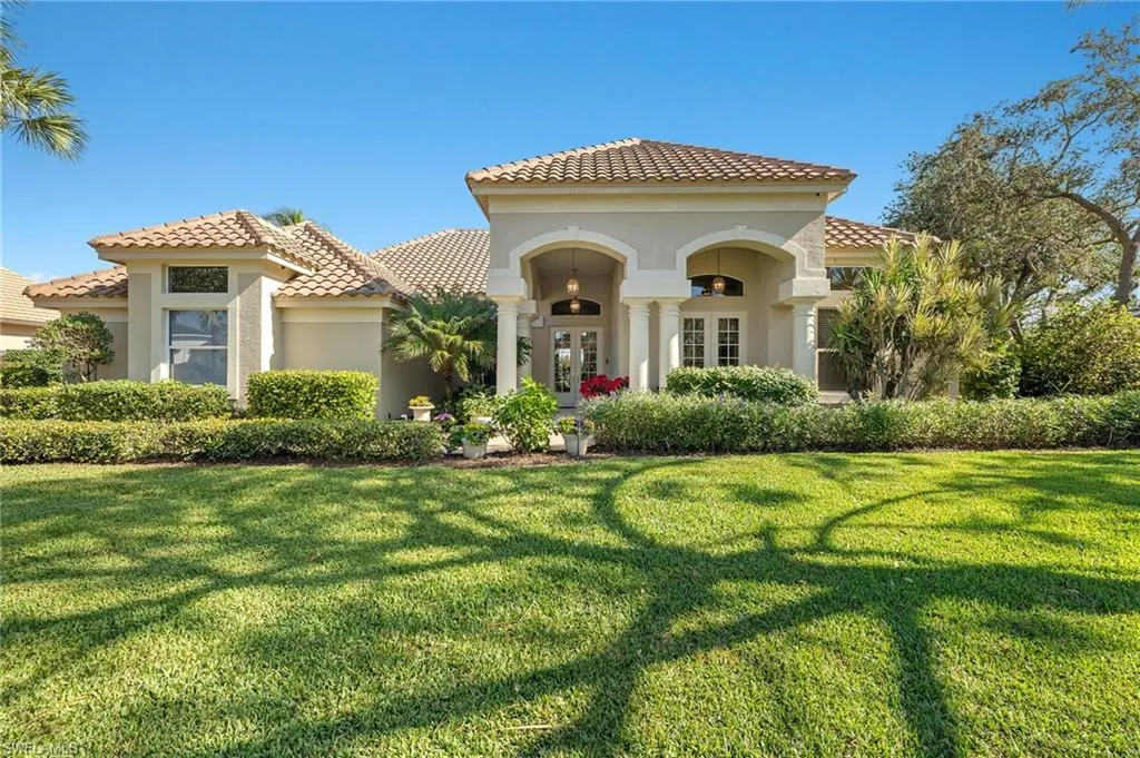 24991 Goldcrest DR, Bonita Springs, FL 34134,225001385