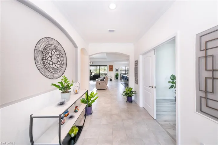 Foyer with ornamental molding