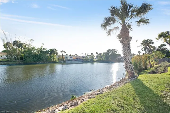 834  108th N AVE, Naples, FL 34108