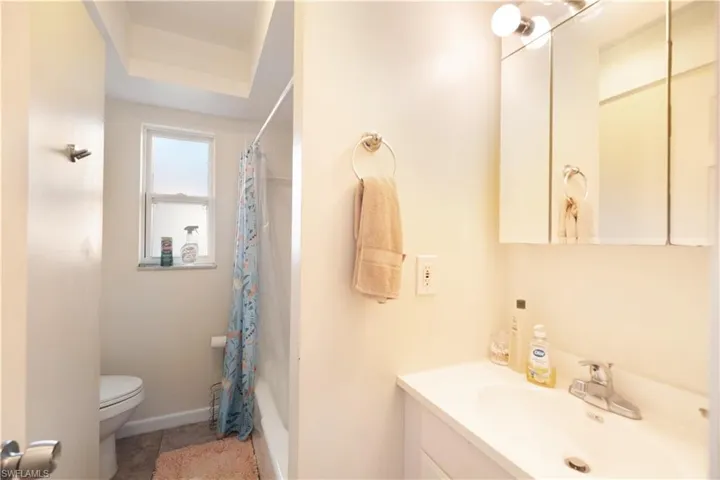 834  108th N AVE, Naples, FL 34108