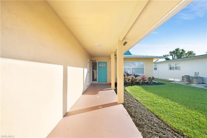834  108th N AVE, Naples, FL 34108