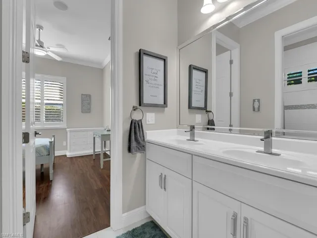 Jack-n-Jill Bath