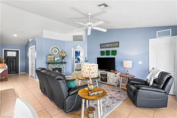 2905 NE 7th  AVE, Cape Coral, FL 33909