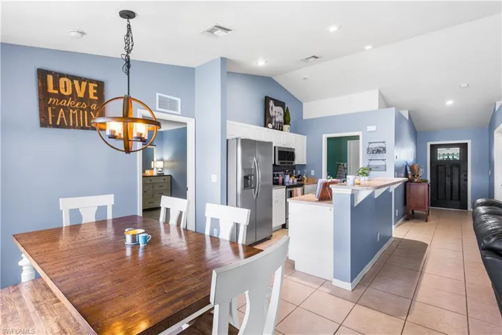 2905 NE 7th  AVE, Cape Coral, FL 33909