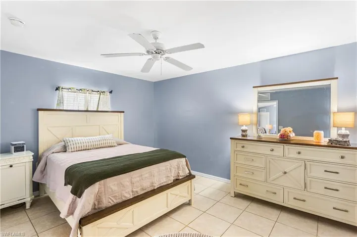 2905 NE 7th  AVE, Cape Coral, FL 33909