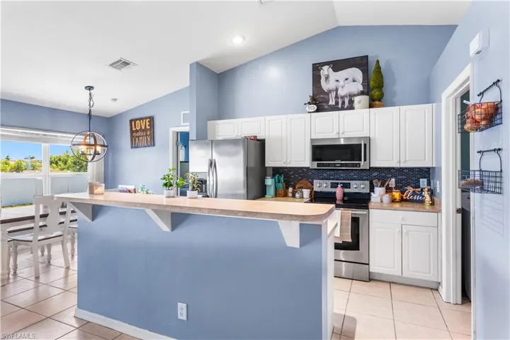2905 NE 7th  AVE, Cape Coral, FL 33909