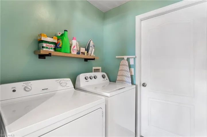 2905 NE 7th  AVE, Cape Coral, FL 33909